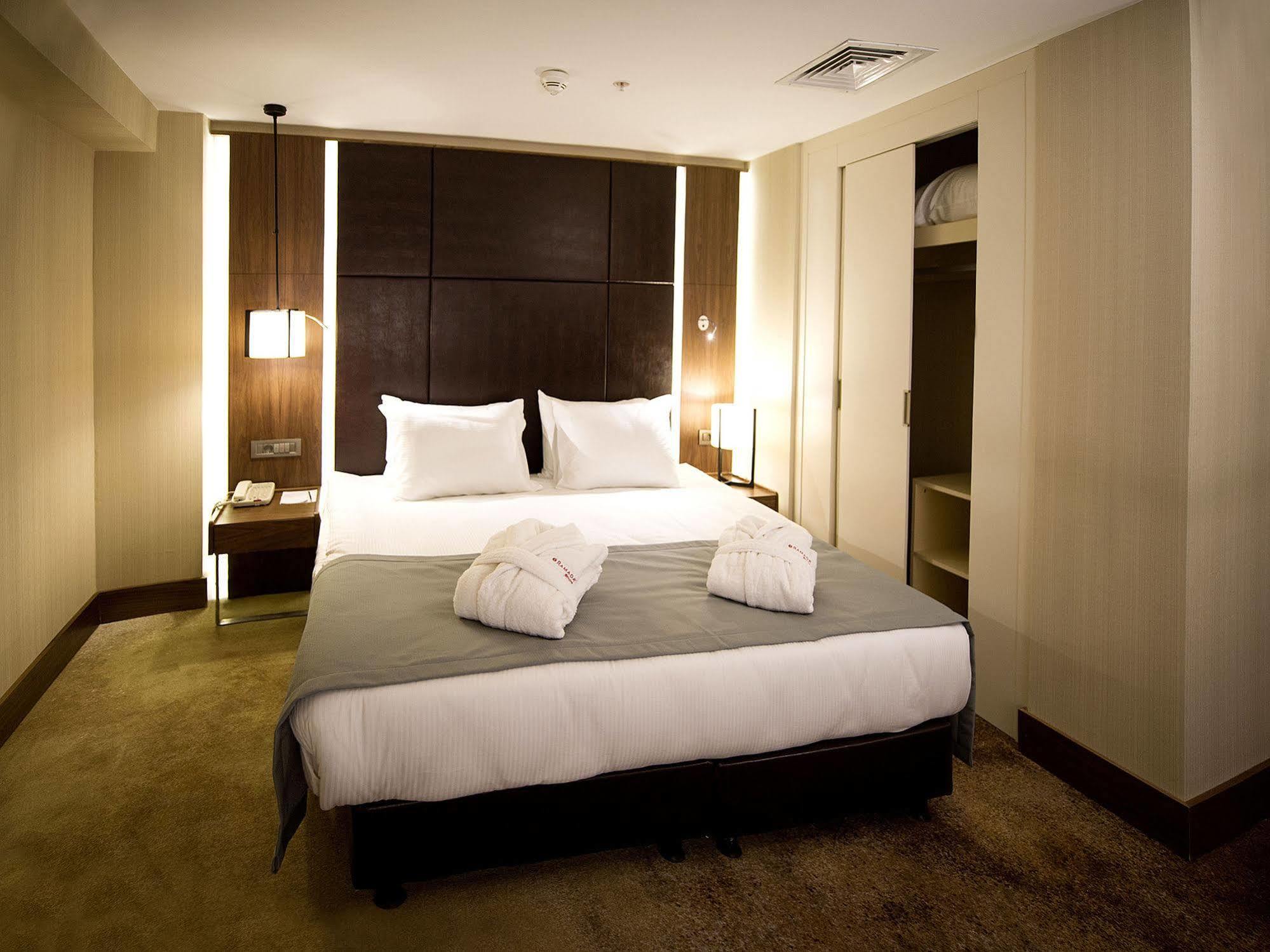 Ramada By Wyndham Istanbul Florya Hotel Exterior foto